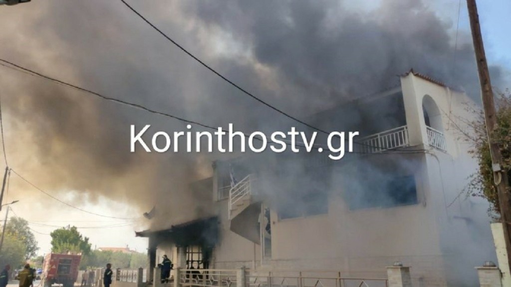 Λέχαιο Κορινθίας: Καταστράφηκε ολοσχερώς από τη φωτιά η επιχείρηση εστίασης (pics)