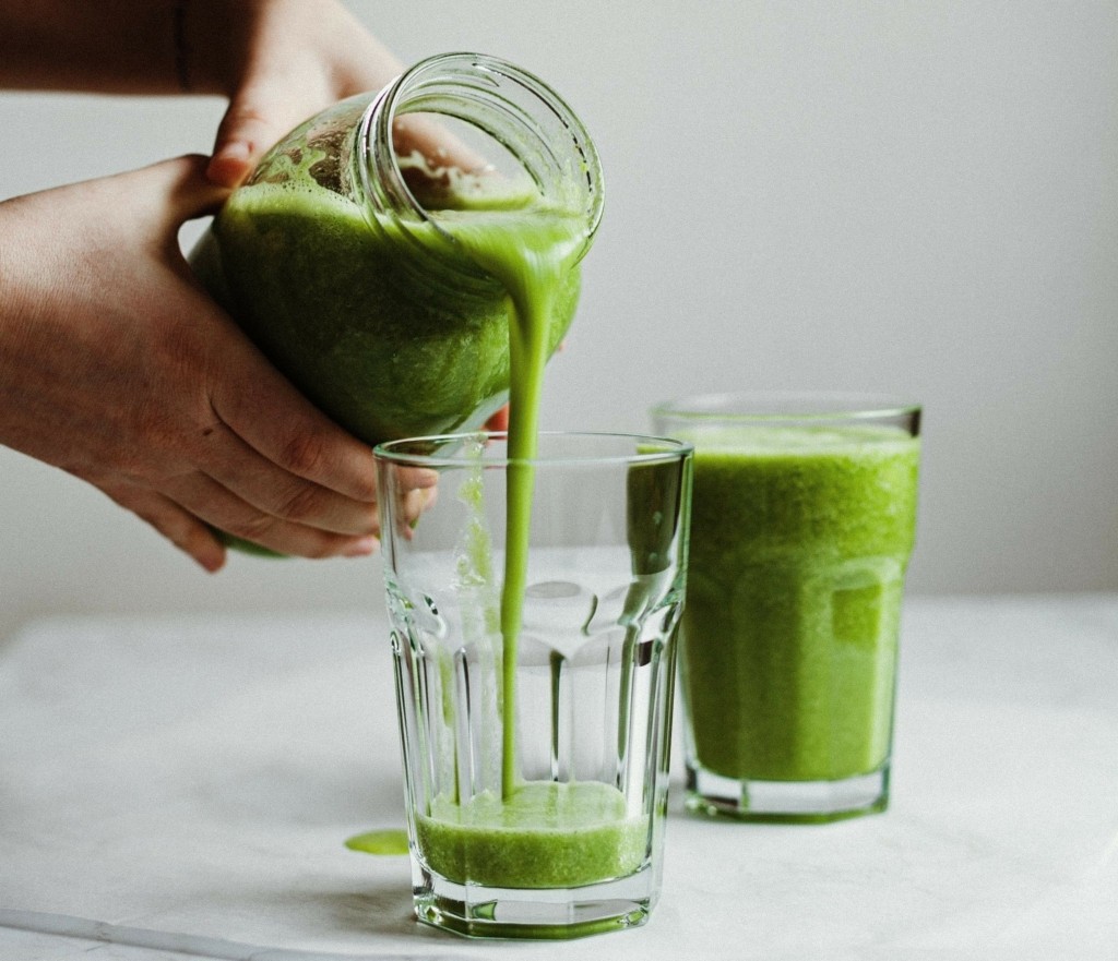 Δύο αδυνατιστικά vegan smoothies για να χάσεις γρήγορα τα κιλά του Καλοκαιριού
