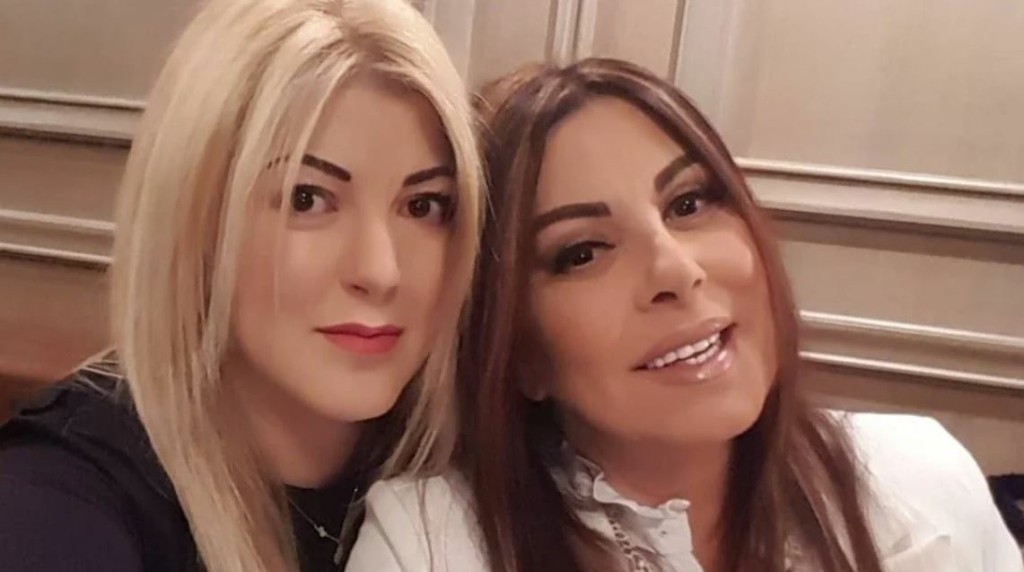Έγινε γιαγιά η Άντζελα Δημητρίου – Γέννησε η κόρη της, Όλγα Κιουρτσάκη (vid)