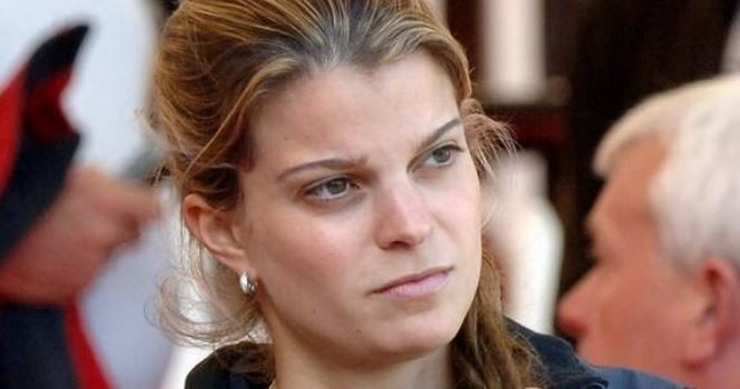 Αθηνά Ωνάση: Η καλλονή αδερφή της που “ζαλίζει” τον ανδρικό πληθυσμό με τις σέξι εμφανίσεις της (pics)