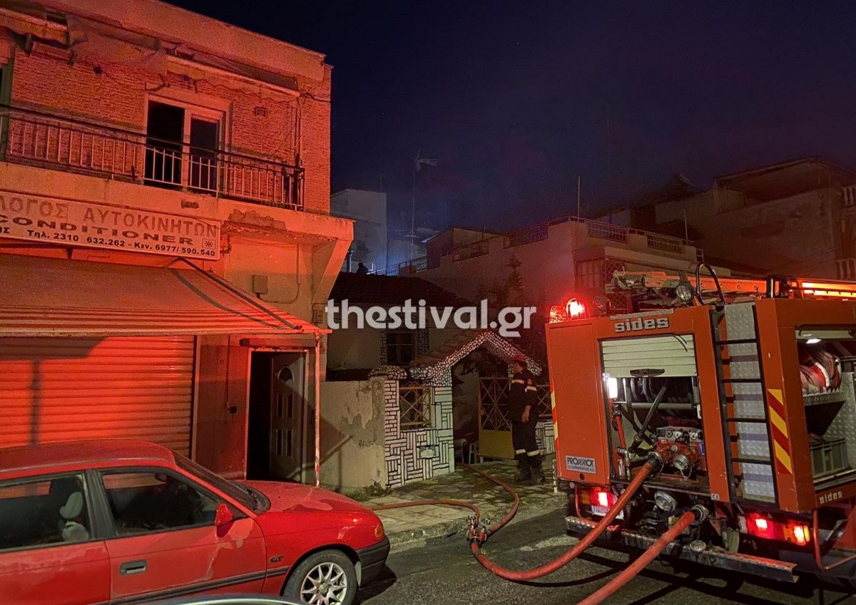 Από έκρηξη φιάλης η φωτιά στην Άνω Πόλη στη Θεσσαλονίκη – Ένας εγκαυματίας στο νοσοκομείο