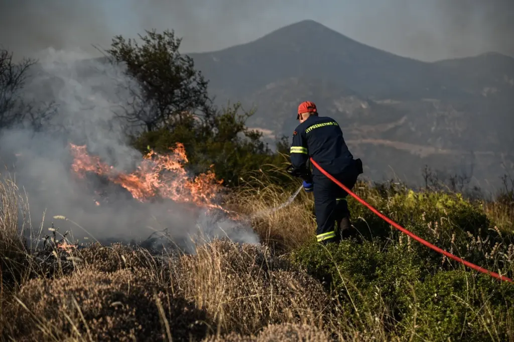 Φωτιά τώρα στον Γκίγκιλο στα Χανιά – Σηκώθηκε ελικόπτερο
