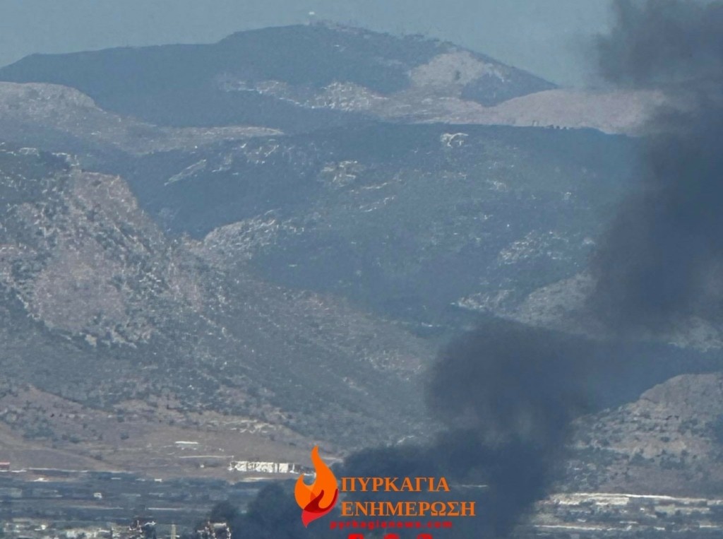 Συναγερμός από φωτιά σε χώρο ανακύκλωσης στον Ασπρόπυργο – Μήνυμα από το 112 στους κατοίκους
