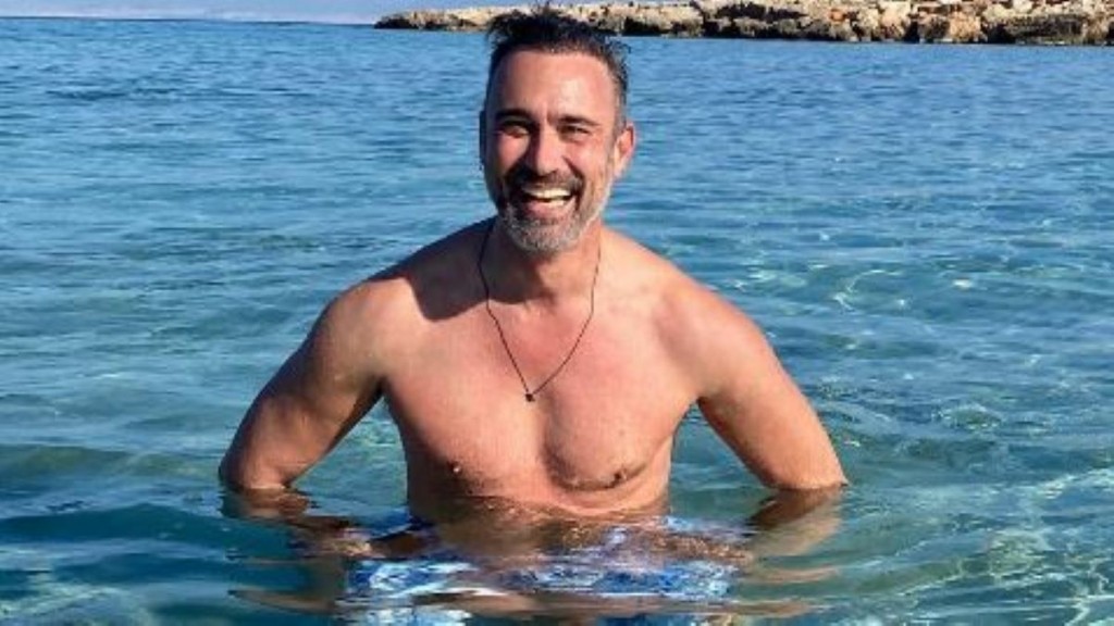 Ο Γιώργος Καπουτζίδης γιόρτασε τα γενέθλιά του στον βυθό της θάλασσας (pic&vid)