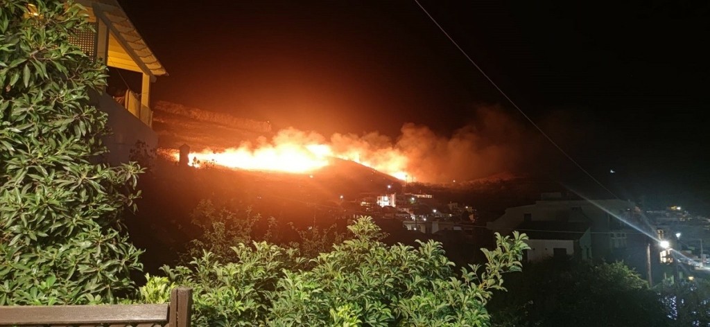 Φωτιά στην Κορρησία Κέας – Τέθηκε άμεσα υπό έλεγχο (pics&vid)