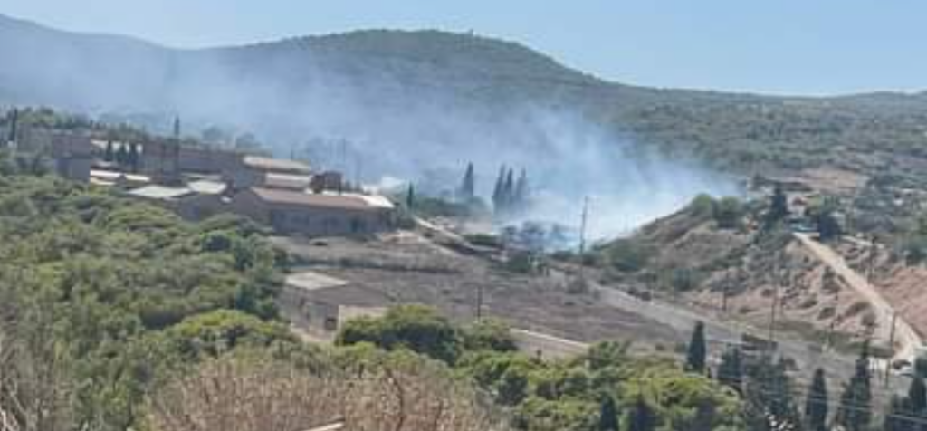 Συναγερμός για φωτιά στο Λαύριο κοντά στην Ελληνική Βιομηχανία Όπλων