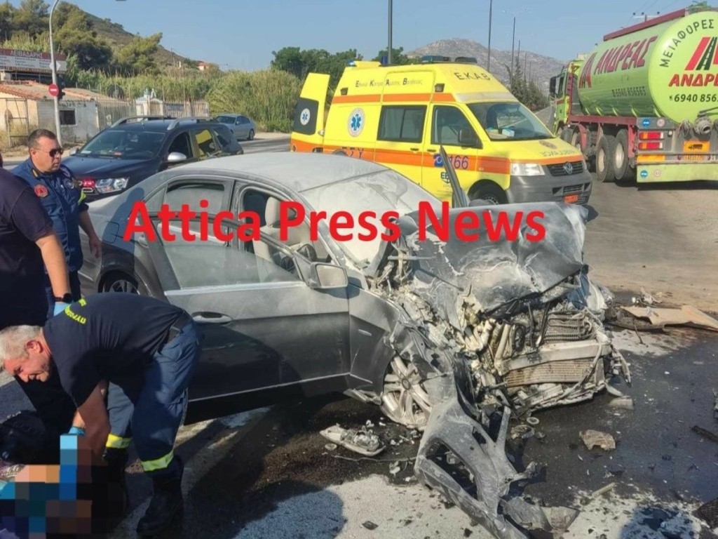 Σοβαρό τροχαίο με έξι τραυματίες στη Λεωφόρο Λαυρίου