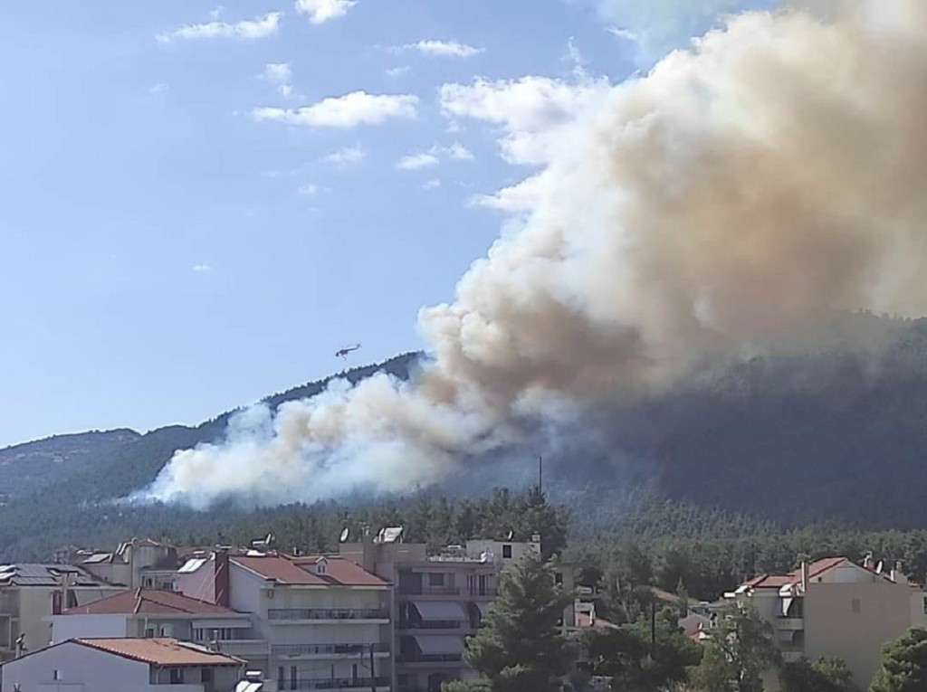 Φωτιά στην Τρίπολη: Καλύτερη η κατάσταση στο πύρινο μέτωπο – Σε επαγρύπνηση οι Αρχές (vids&pics)