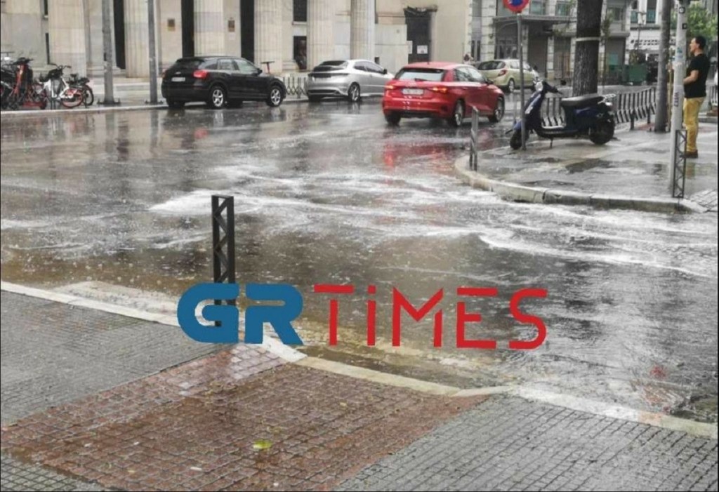 Σφοδρή καταιγίδα πλήττει τη Θεσσαλονίκη