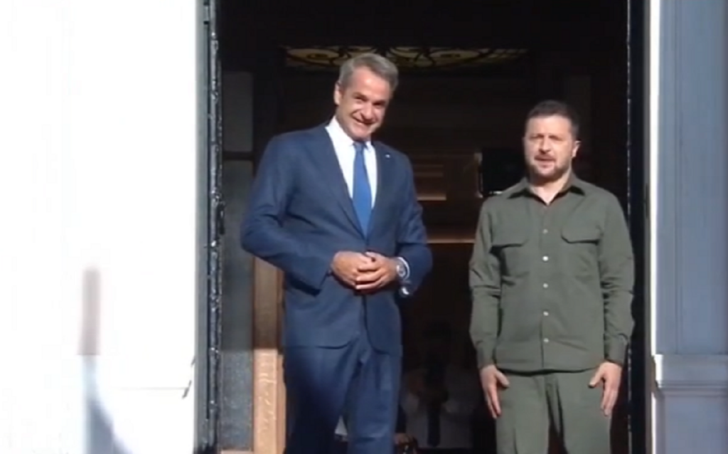 Στο Μέγαρο Μαξίμου για τη συνάντηση με τον Μητσοτάκη ο Ζελένσκι