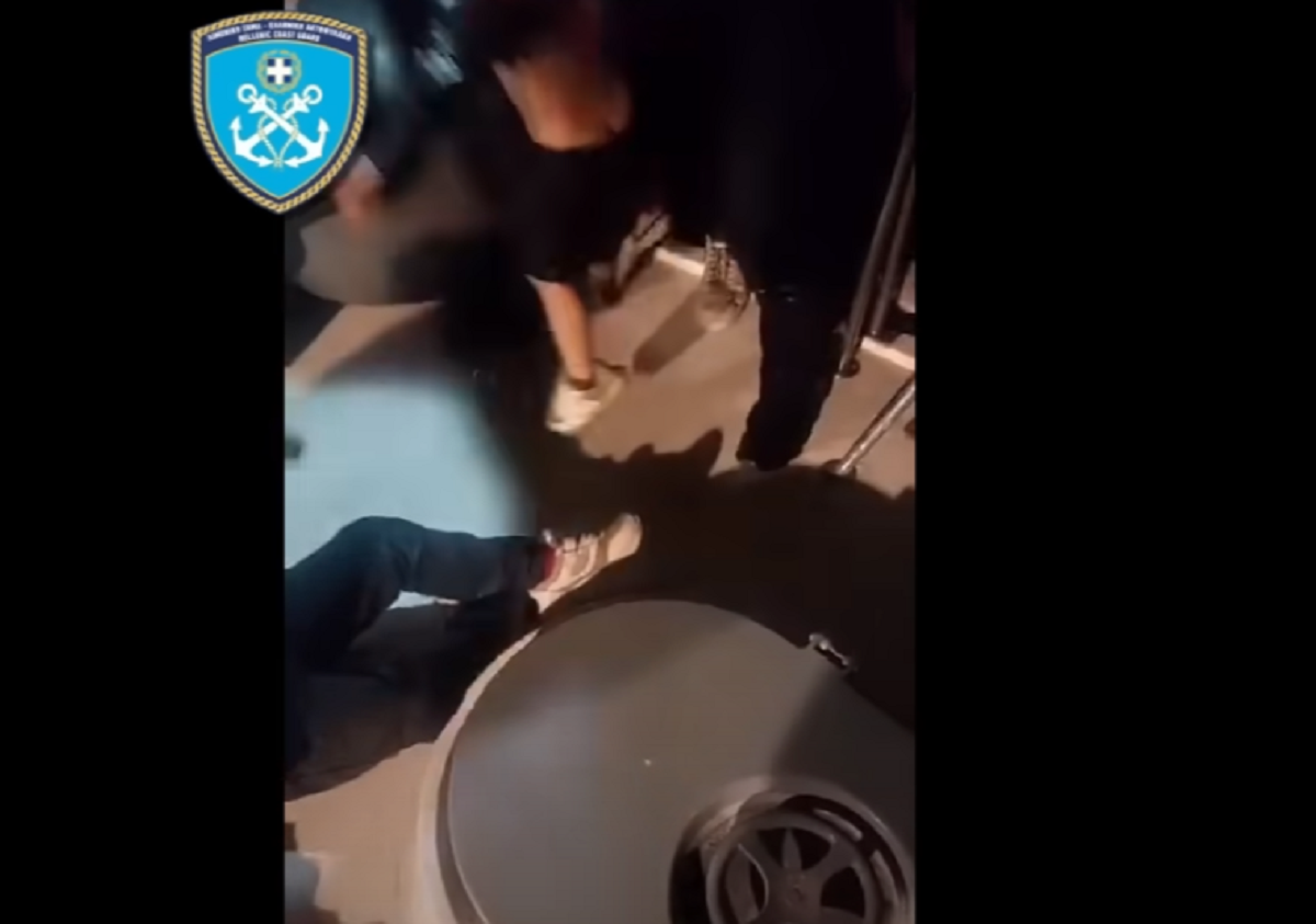 Σάμος:Συγκλονιστικό βίντεο από τη διάσωση βρέφους από το Λιμενικό Σώμα