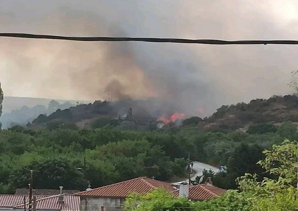 Φωτιά τώρα στα Λάβαρα Σουφλίου