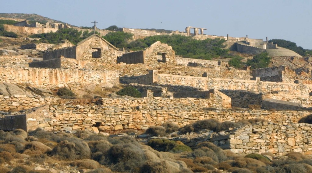 Αυτός είναι ο πασίγνωστος ηθοποιός που είχε εξοριστεί στη Μακρόνησο – Τα βασανιστήρια και οι άθλιες συνθήκες (vids)