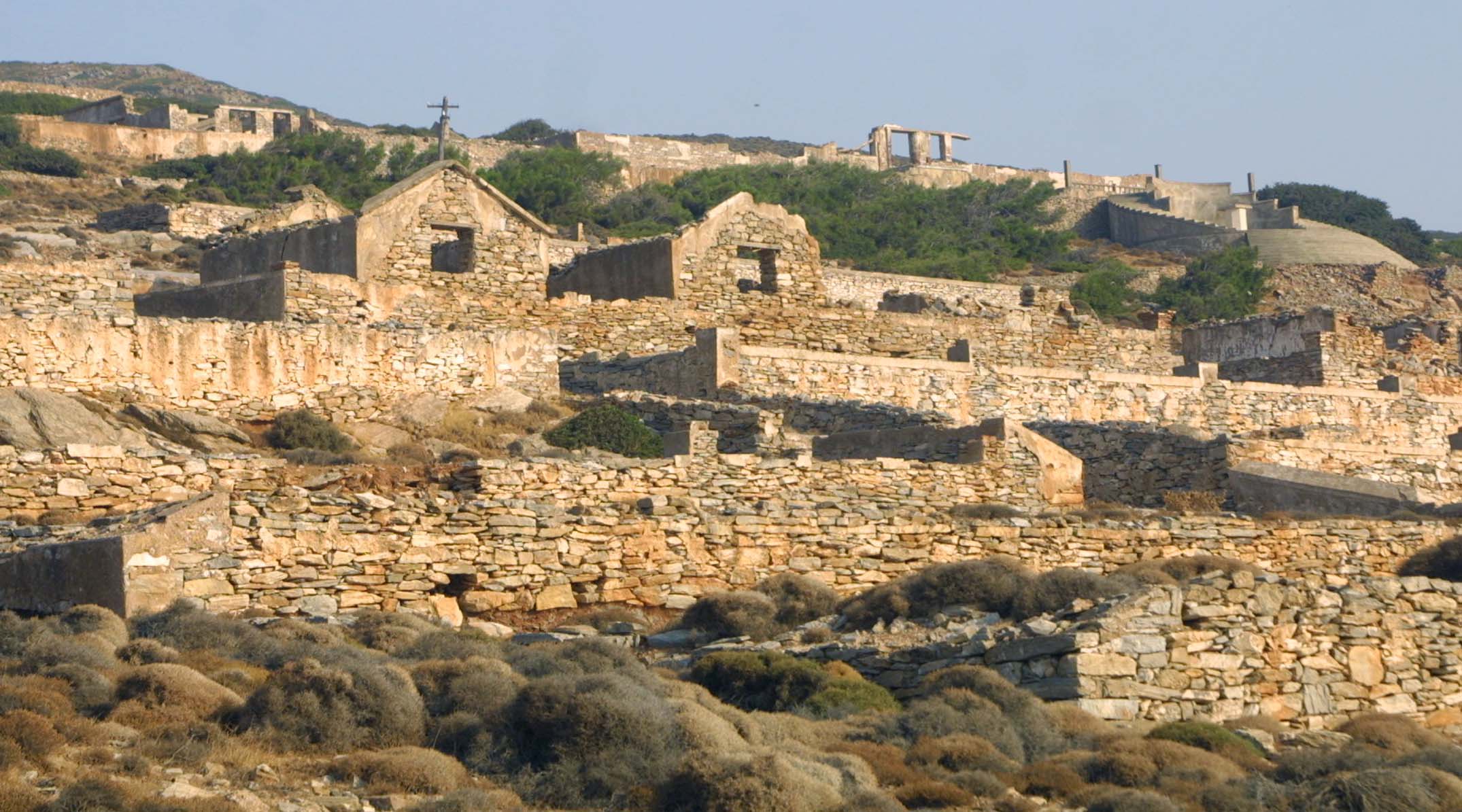 Αυτός είναι ο πασίγνωστος ηθοποιός που είχε εξοριστεί στη Μακρόνησο – Τα βασανιστήρια και οι άθλιες συνθήκες (vids)
