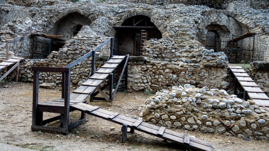 Δημιουργείται ενιαίος αρχαιολογικός χώρος στην Πάτρα – Πρώτο βήμα το Ρωμαϊκό Στάδιο
