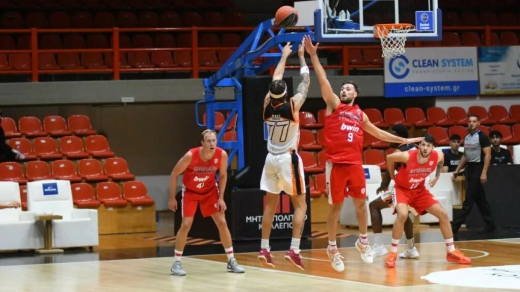 Λύγισε στην Πάτρα ο Ολυμπιακός – Ηττήθηκε 61-49 από τον Προμηθέα