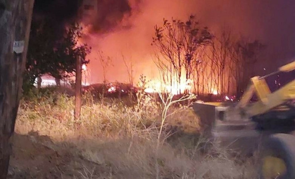 Φωτιά σε παλιά βαγόνια του ΟΣΕ στην Αλεξανδρούπολη