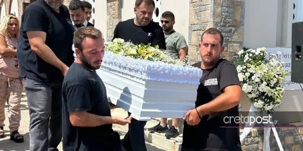 Κηδεία 36χρονου Αντώνη: Ράγισαν και οι πέτρες με τους επικήδειους – «Ο Αντώνης έζησε αθόρυβα αλλά έφυγε εκκωφαντικά»
