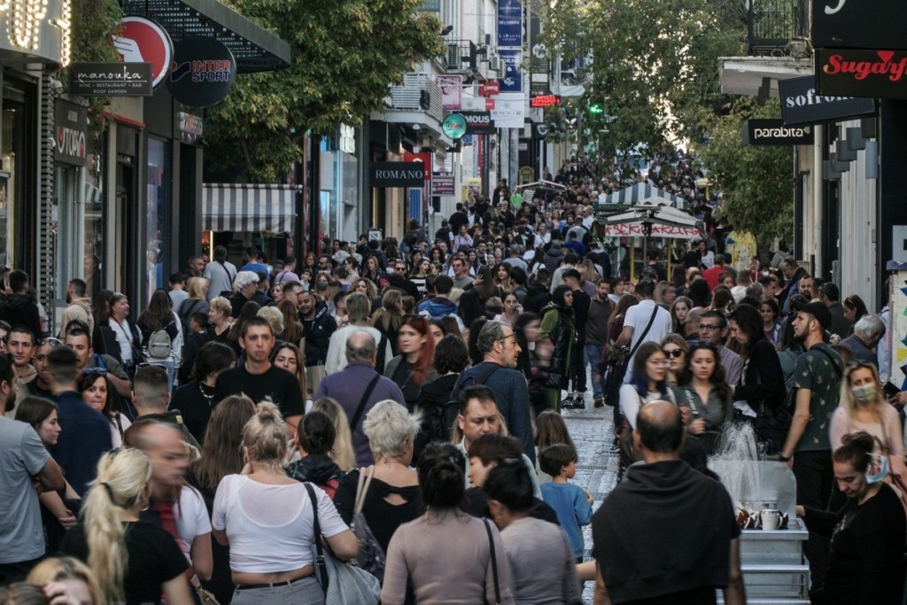 Δημοσκόπηση Pulse: «Ναι» από τους Έλληνες στα ιδιωτικά πανεπιστήμια – «Όχι» στην τεκνοθεσία ομόφυλων ζευγαριών