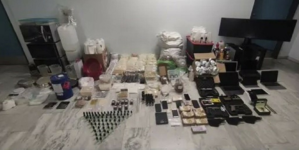 Θεσσαλονίκη: Εξαρθρώθηκε εγκληματική ομάδα που παρασκεύαζε ναρκωτικά σε παράνομο εργαστήριο