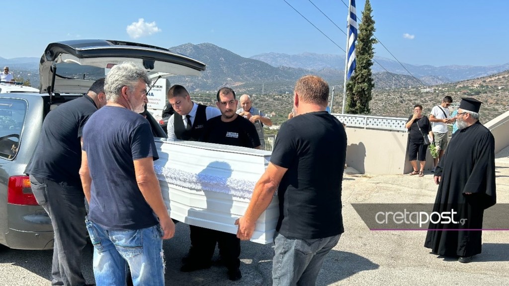 Σπαραγμός στο «τελευταίο αντίο» για τον 36χρονο Αντώνη στον Άγιο Νικόλαο (pics)