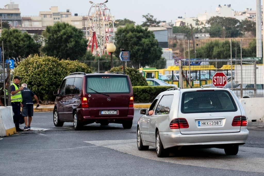 Έφτασε η σορός του 36χρονου Αντώνη στην Κρήτη – Στις 12 η κηδεία του (pics)