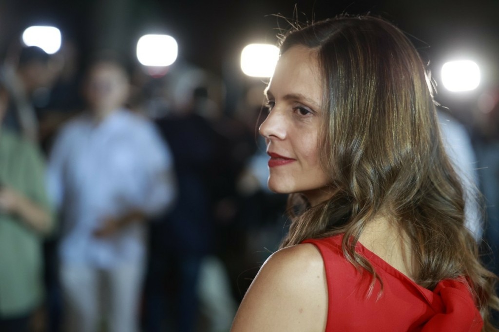 Στην «αντεπίθεση» η Αχτσιόγλου – Εξώδικο σε site για δημοσίευμα ότι είχε στείλει SMS στον Τσίπρα να παραιτηθεί