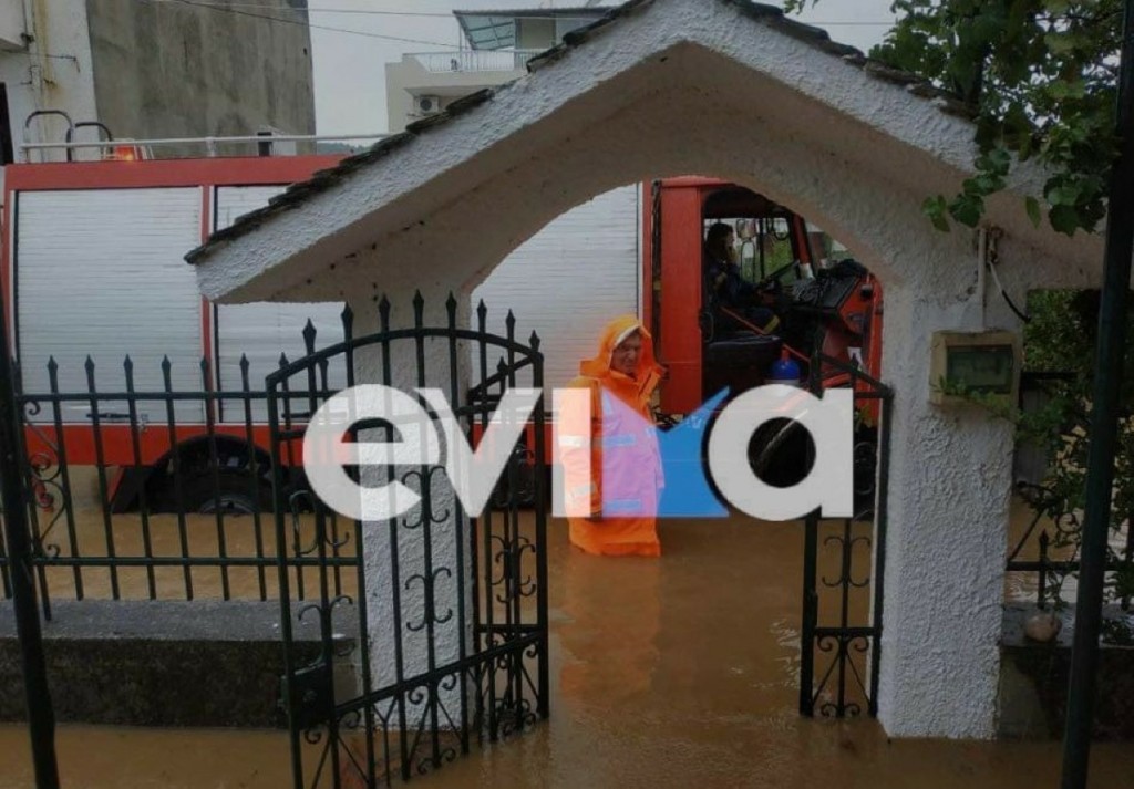 Η κακοκαιρία Elias σφυροκοπά την Εύβοια – Ήχησε το 112 στο Μαντούδι – Εγκλωβισμένοι κάτοικοι στο χωριό Δερβένι (pics)