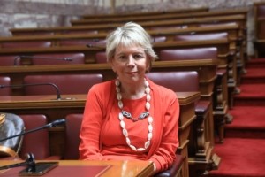 Έλενα Ακρίτα: «Δεν θα φύγω από τον ΣΥΡΙΖΑ» (Βίντεο)