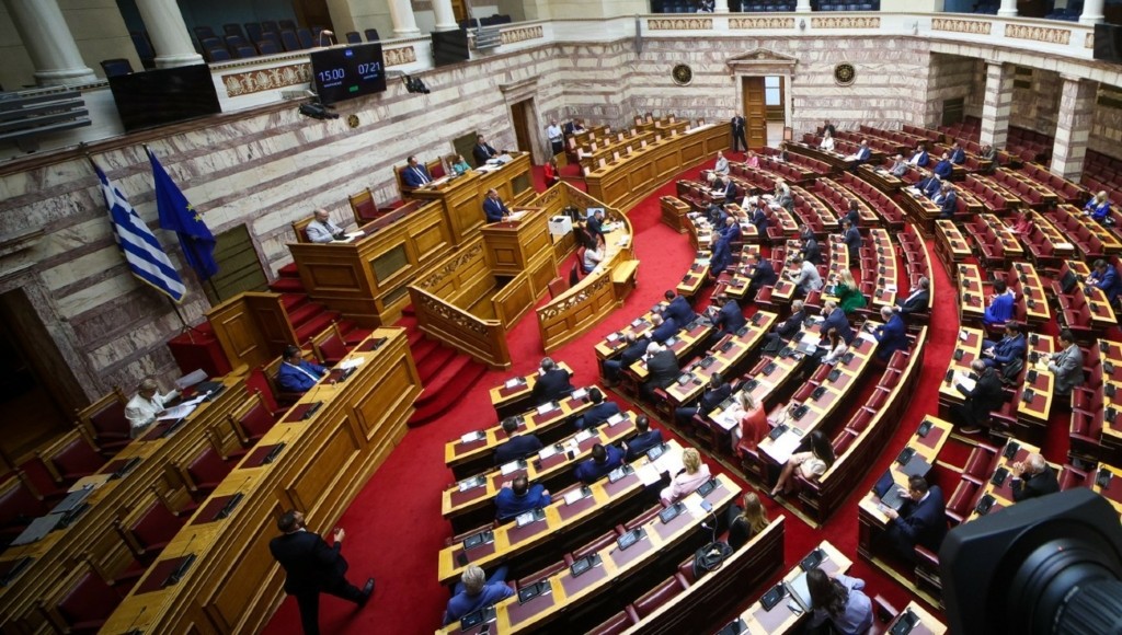 Στη Βουλή σήμερα το προσχέδιο του προϋπολογισμού – Τουλάχιστον 3% αύξηση στις συντάξεις