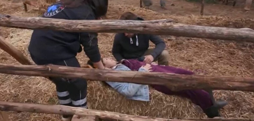 Σοβαρό ατύχημα στη «Φάρμα» – Άλογο χτύπησε τη Μαρίλια και την μετέφεραν στο νοσοκομείο (vid)