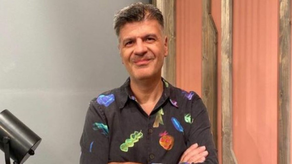Αυτή είναι η κούκλα ηθοποιός σύζυγος του Φοίβου Δεληβοριά – Έχουν παίξει μαζί σε πασίγνωστη σειρά (pics&vid)