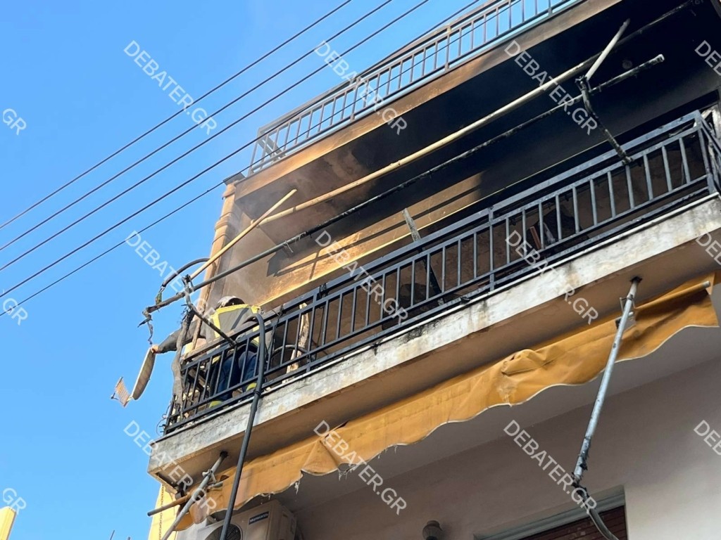 Υπό έλεγχο η φωτιά σε διαμέρισμα στο Αιγάλεω