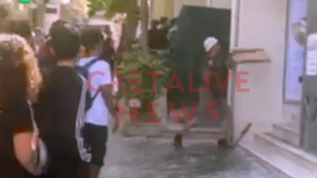 Δακρυγόνα και ένταση στο κέντρο του Ηρακλείου (pics&vid)