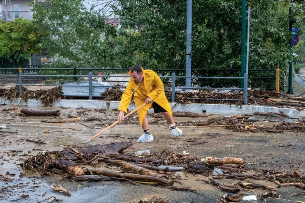 Συνεχίζει την επέλαση η κακοκαιρία Daniel: Νέο μήνυμα από το 112 σε Πιερία, Θεσσαλία, Σποράδες, Εύβοια και Φθιώτιδα
