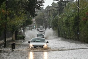 Κακοκαιρία Adel: Σε κατάσταση ετοιμότητας “Red Code” τέσσερις περιφέρειες – Καταφθάνουν επικίνδυνες καταιγίδες