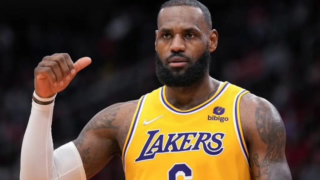 Αποτελέσματα NBA: Ανατροπή των Λέικερς με σούπερ Λεμπρόν Τζέιμς – Πήραν το ντέρμπι της Ανατολής οι Νικς
