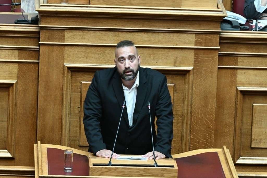 Ανεξαρτητοποιήθηκε ο βουλευτής Γιώργος Μανούσος από την Κ.Ο. των Σπαρτιατών