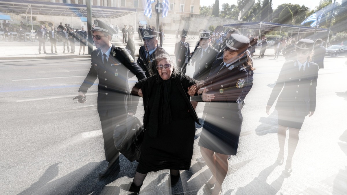 Οι «επιθέσεις» της Ελένης Λουκά στον ΣΥΡΙΖΑ – Από τον Βαρουφάκη και τον Τσίπρα, στον ομοφοβικό οχετό κατά Κασσελάκη