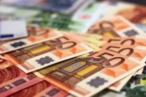 Ελληνικά ομόλογα: Οι αγορές ποντάρουν στην σταθερότητα της Αθήνας – Εισροή 7,5 δισ στο α΄6μηνο για αγορές ομολόγων και εντόκων