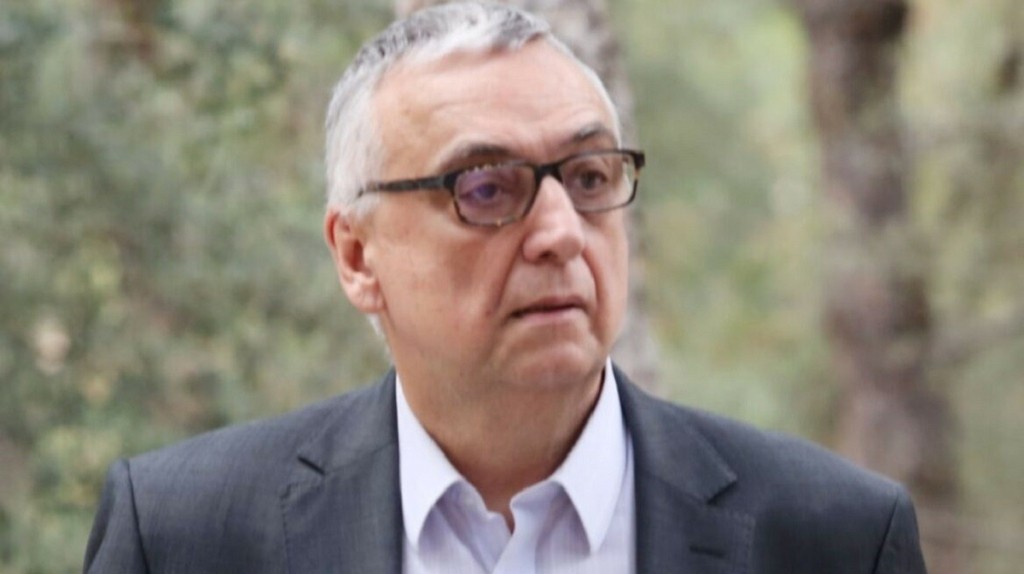 Σε κρίσιμη κατάσταση ο ψυχίατρος Δημήτρης Σούρας – Δίνει μάχη για να κρατηθεί στη ζωή
