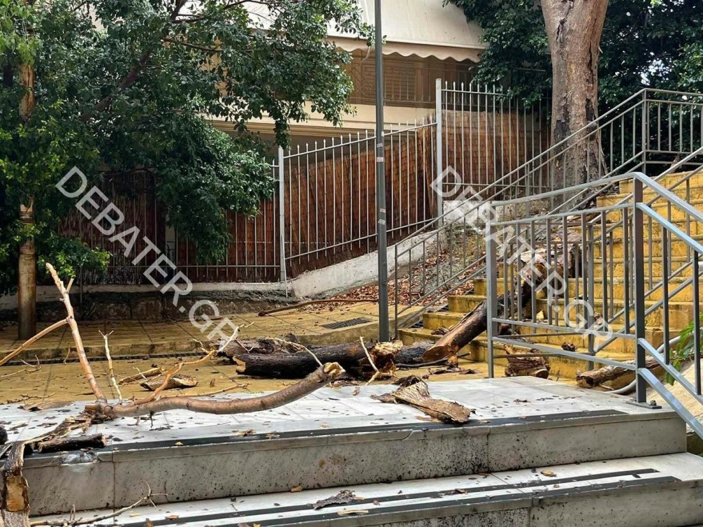 Κακοκαιρία Daniel: Πολλά προβλήματα στην Αττική – Έκλεισε ο σταθμός Ευαγγελισμός – Έπεσε δέντρο στον Πειραιά (pics)