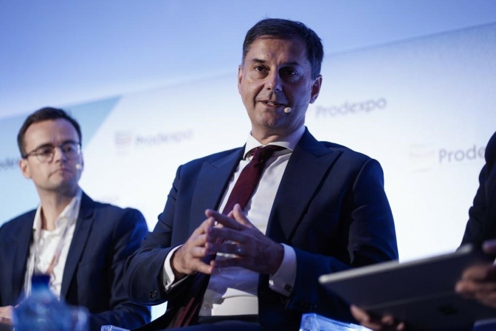 Θεοχάρης: «Στόχος της κυβέρνησης η εξισορρόπηση στην αγορά ακινήτων»