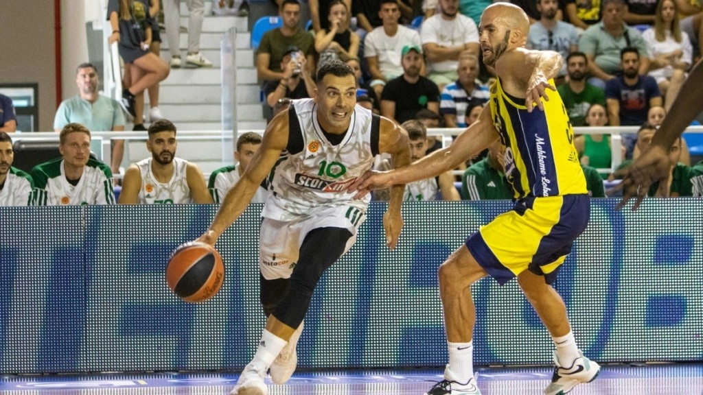 Σλούκας: “Όσοι διαβάζουν τις εφημερίδες και όσα γράφονται δεν ξέρουν τι έγινε  – Οι πρόεδροι και ο κόουτς ξέρουν”