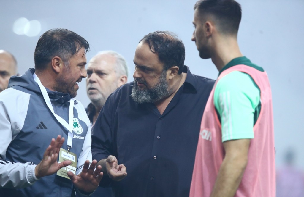 Πάνω από μία ώρα διακοπής στο ντέρμπι Ολυμπιακός – Παναθηναϊκός – Οι “πράσινοι” δεν βγαίνουν να αγωνιστούν