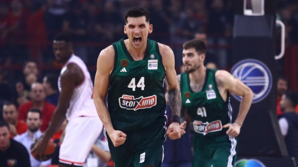 Ολυμπιακός – Παναθηναϊκός: Εκπληκτικό διπλό των “πρασίνων” στο κατάμεστο ΣΕΦ