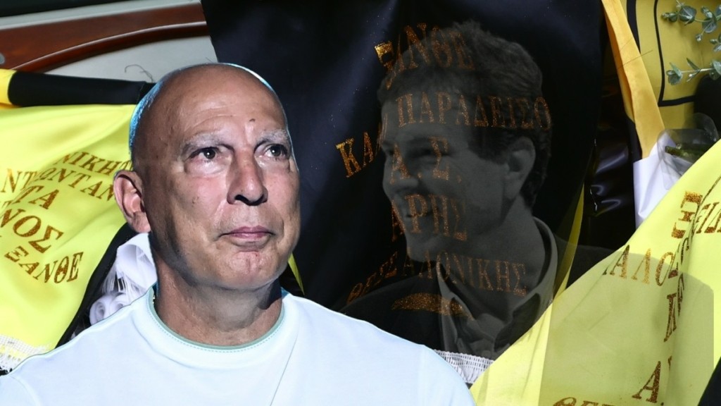 Σε λαϊκό προσκύνημα η σορός του Γιάννη Ιωαννίδη στο «Αλεξάνδρειο» – Ο Νίκος Γκάλης δίπλα στο φέρετρο