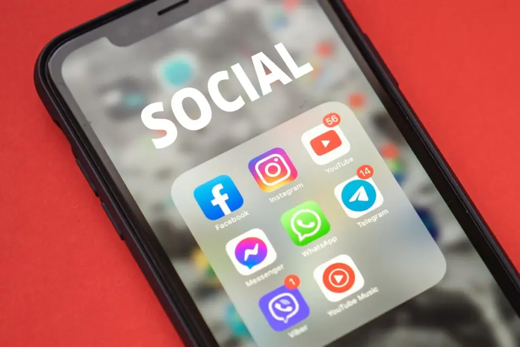 Σκέψεις για συνδρομή σε Instagram και Facebook – Τι αλλάζει και για ποιους