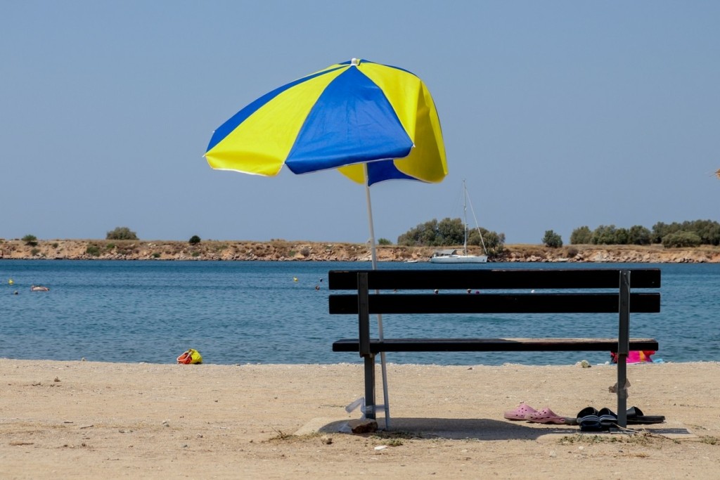 Πτώμα γυναίκας εντοπίστηκε σε παραλία της Γλυφάδας