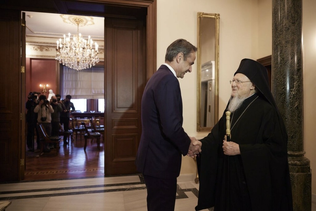 Τετ α τετ Κυριάκου Μητσοτάκη με τον Οικουμενικό Πατριάρχη Βαρθολομαίο στο Μαξίμου
